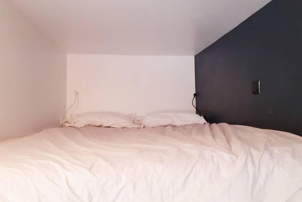 Small Arty Studio Menilmontant Paris Luaran gambar
