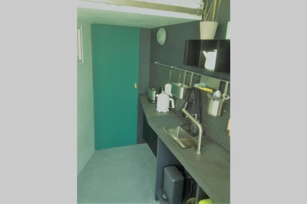 Small Arty Studio Menilmontant Paris Luaran gambar